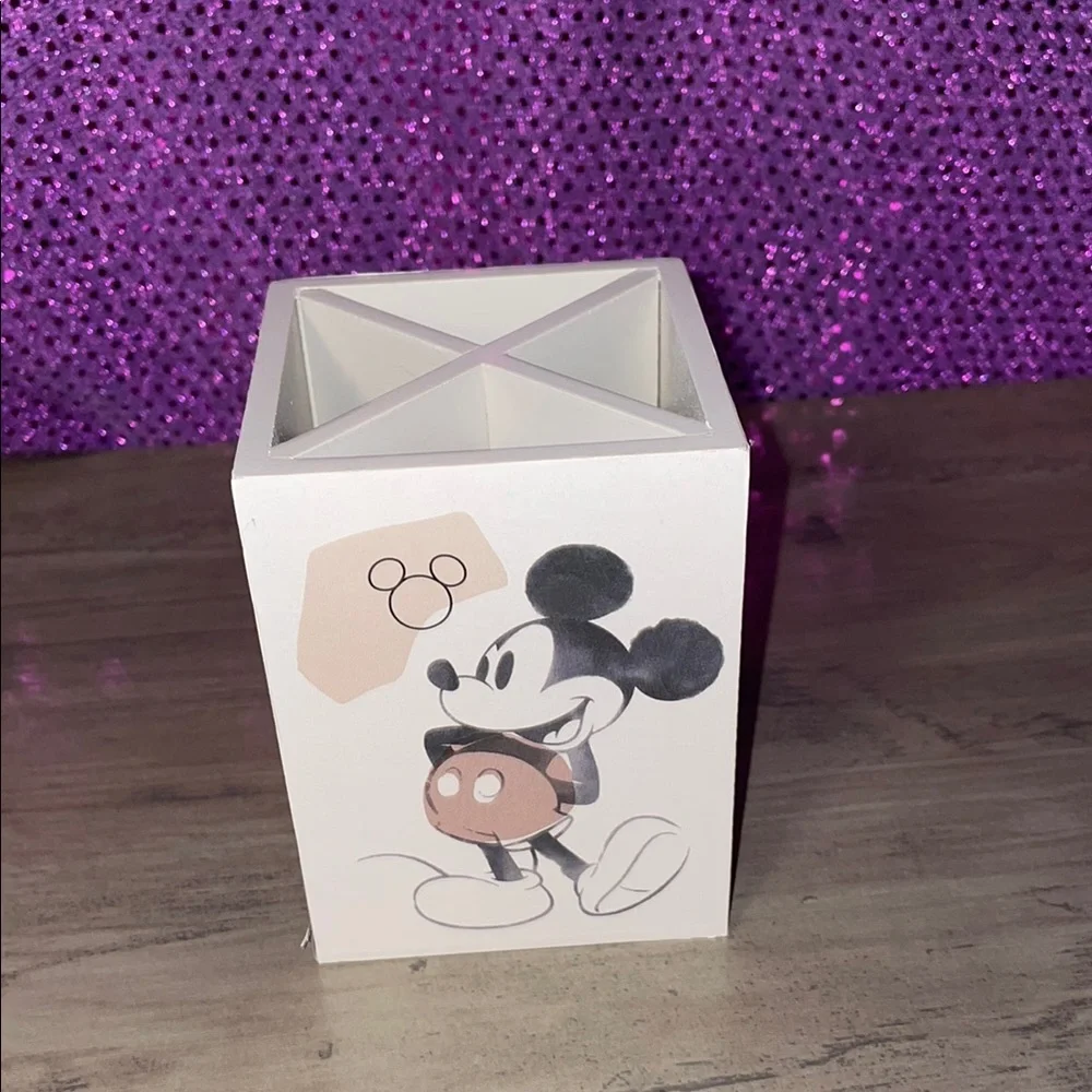 🏝️🎉Disney Pencil Cup with Mickey & Minnie